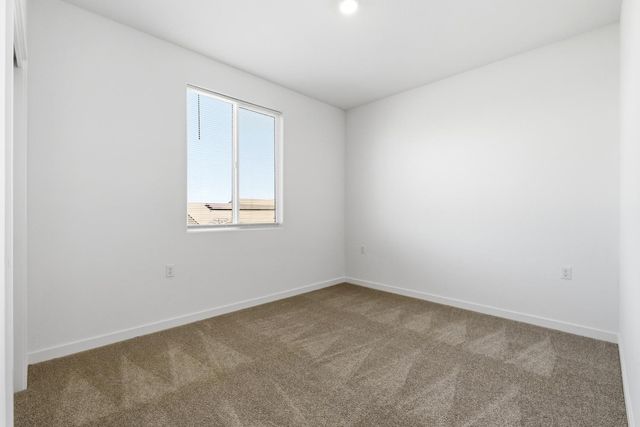 997 Pioneer Drive W, Madera, CA 93636