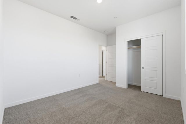 997 Pioneer Drive W, Madera, CA 93636