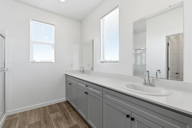 997 Pioneer Drive W, Madera, CA 93636