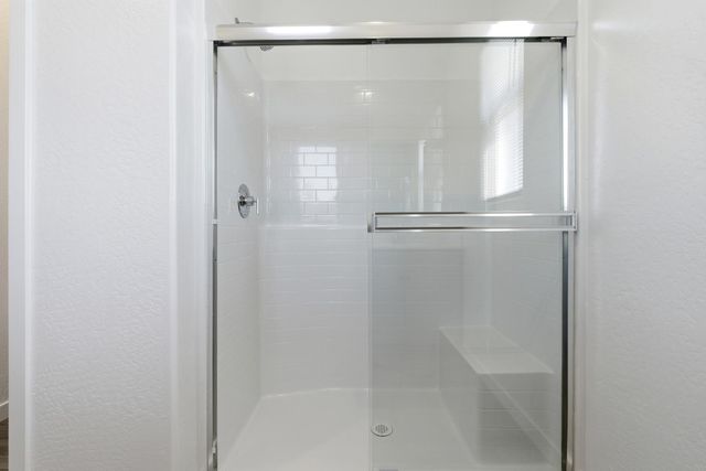 997 Pioneer Drive W, Madera, CA 93636