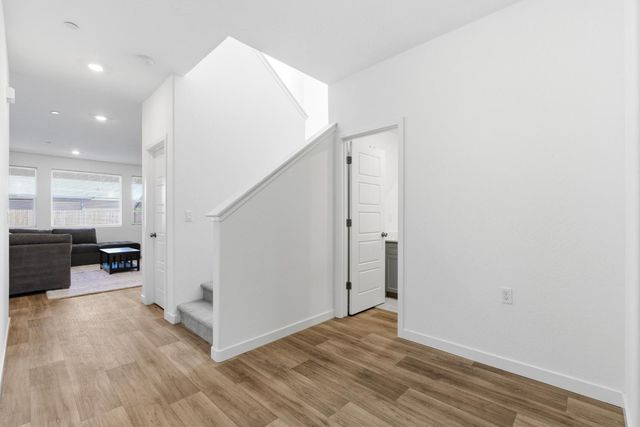 997 Pioneer Drive W, Madera, CA 93636