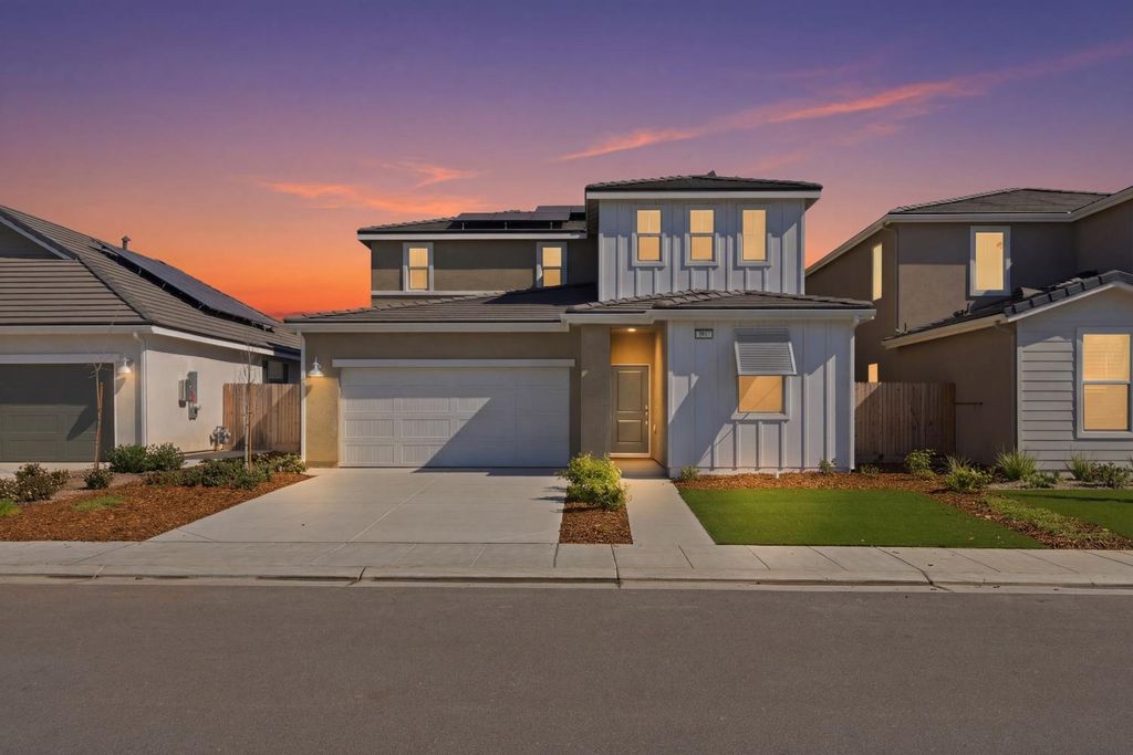 997 Pioneer Drive W, Madera, CA 93636