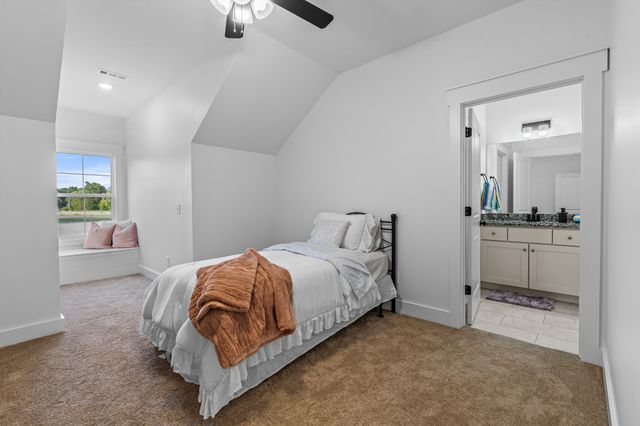 621 S Wall St, Shelbyville, TN 37160