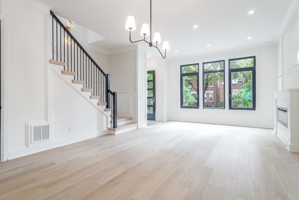 1716 W Berwyn Avenue, Chicago, IL 60640 — photo 2