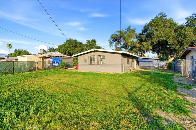 286 N Macy, San Bernardino, CA 92410