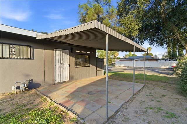 286 N Macy, San Bernardino, CA 92410