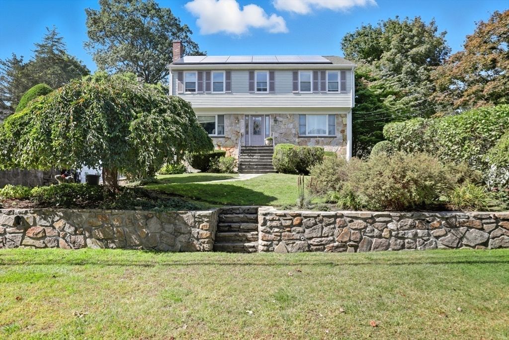 24 Angelica Dr, Framingham, MA 01701