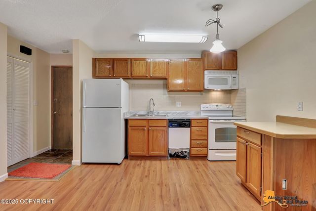 2210 Sentry Drive, #B-18, Anchorage, AK 99507