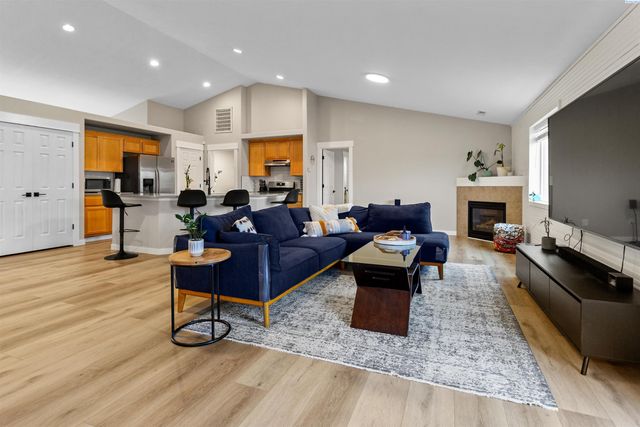 3711 Desert Plateau Dr, Pasco, WA 99301