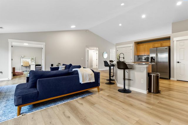 3711 Desert Plateau Dr, Pasco, WA 99301