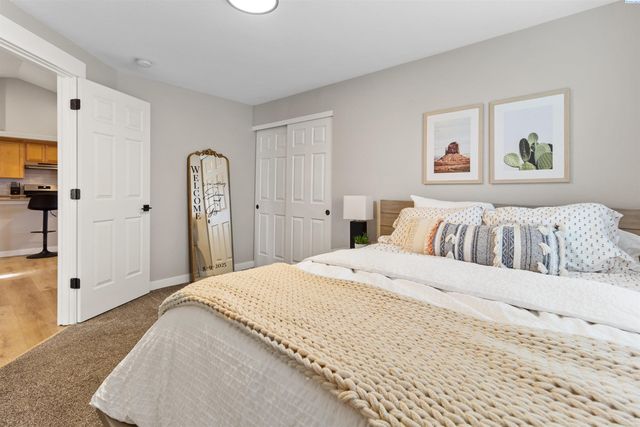 3711 Desert Plateau Dr, Pasco, WA 99301