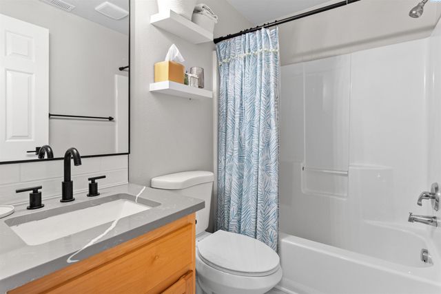 3711 Desert Plateau Dr, Pasco, WA 99301