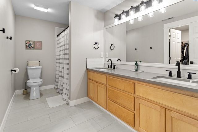 3711 Desert Plateau Dr, Pasco, WA 99301