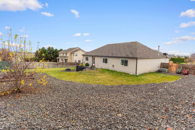 3711 Desert Plateau Dr, Pasco, WA 99301