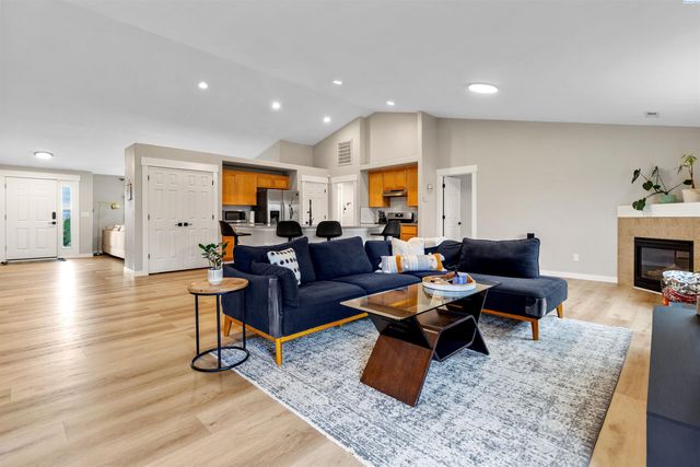 3711 Desert Plateau Dr, Pasco, WA 99301