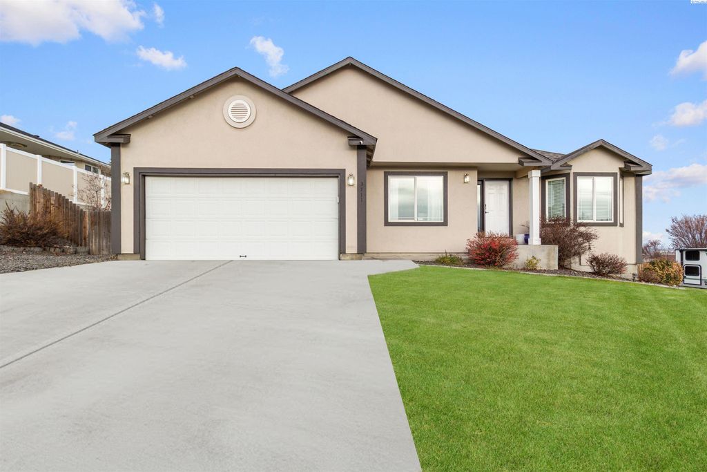 3711 Desert Plateau Dr, Pasco, WA 99301
