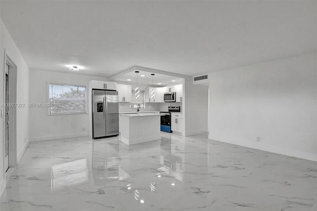 265 E Tuscany E 265, Delray Beach, FL 33446