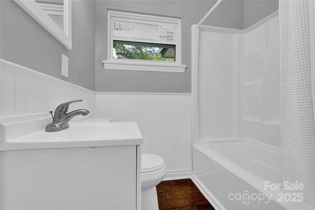 3300 Bonaire Drive, Charlotte, NC 28208