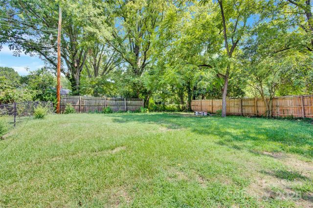 3300 Bonaire Drive, Charlotte, NC 28208