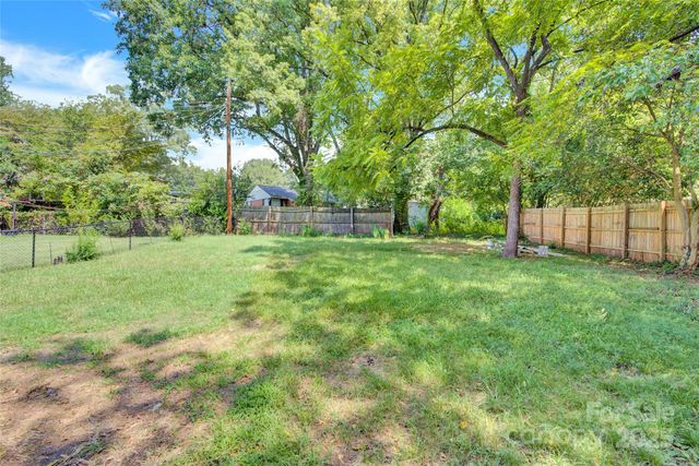 3300 Bonaire Drive, Charlotte, NC 28208