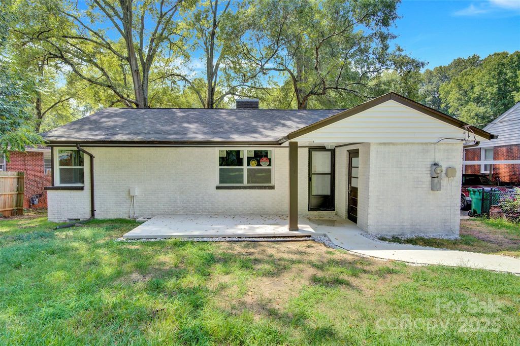 3300 Bonaire Drive, Charlotte, NC 28208