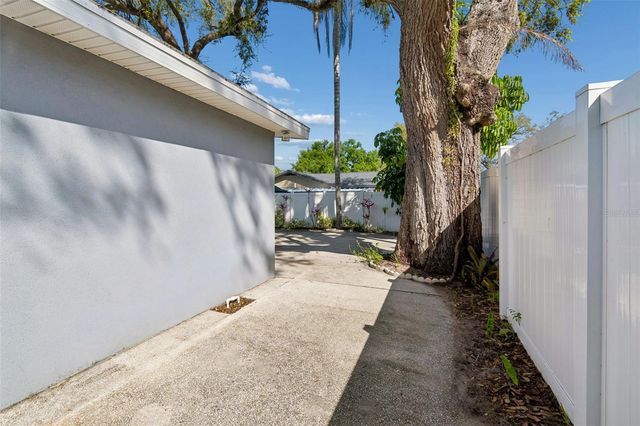 6705 RALSTON BEACH CIRCLE, Tampa, FL 33614