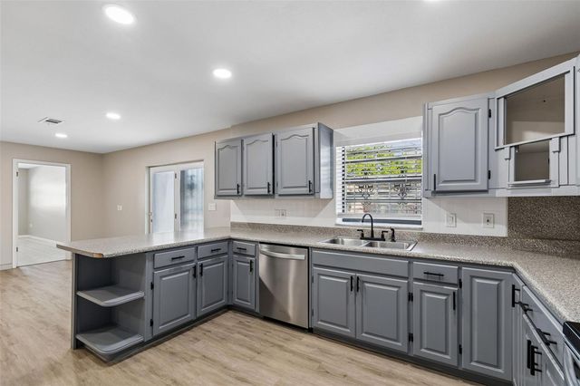 6705 RALSTON BEACH CIRCLE, Tampa, FL 33614