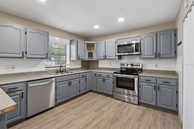 6705 RALSTON BEACH CIRCLE, Tampa, FL 33614