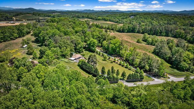 1211 Scenic Drive, Blue Ridge, GA 30513