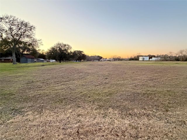 0000 S 1st, Wallis, TX 77485