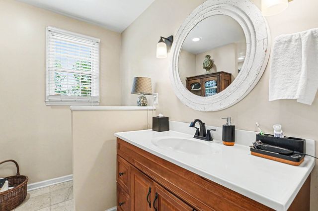 1296 Lawrence Ln, Springfield, TN 37172