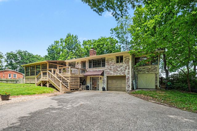 1296 Lawrence Ln, Springfield, TN 37172