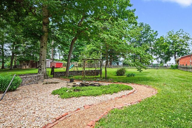 1296 Lawrence Ln, Springfield, TN 37172