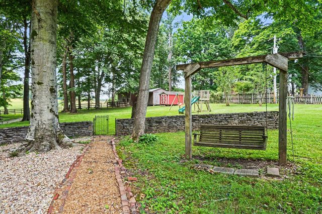 1296 Lawrence Ln, Springfield, TN 37172