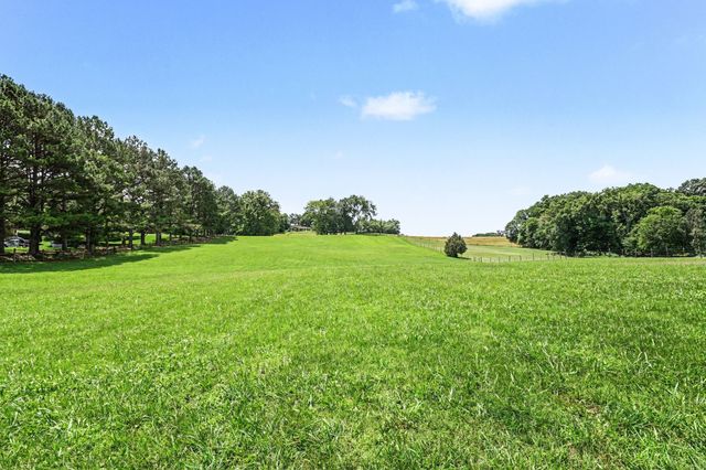 1296 Lawrence Ln, Springfield, TN 37172