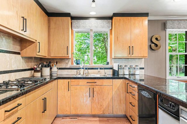 1296 Lawrence Ln, Springfield, TN 37172