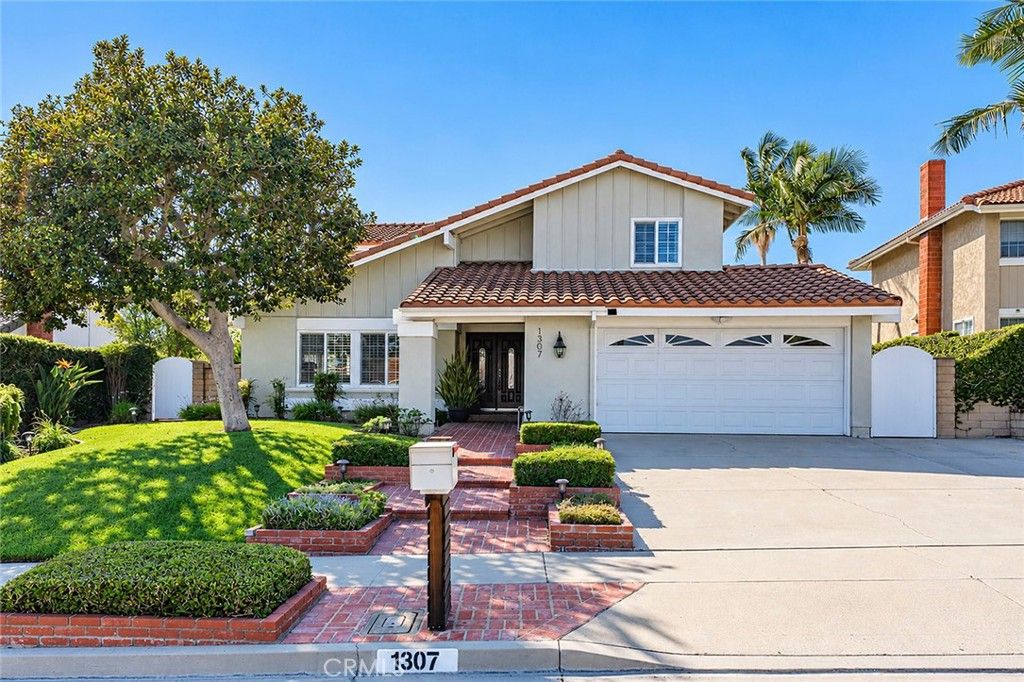 1307 Eltham, Fullerton, CA 92833 — exterior