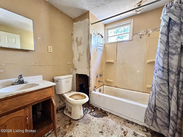 2723 Saint Xavier St, Louisville, KY 40212