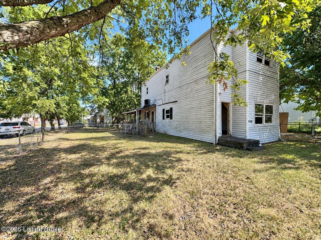 2723 Saint Xavier St, Louisville, KY 40212