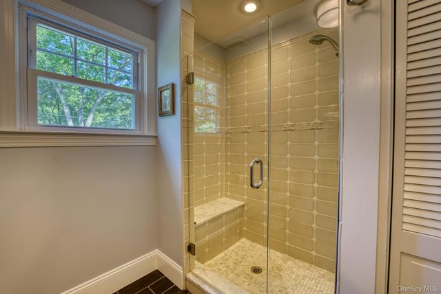 12 Gaskin Road, Poughkeepsie, NY 12601