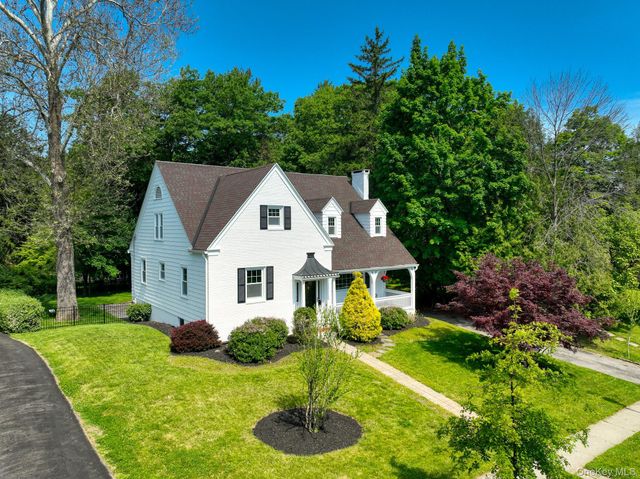 12 Gaskin Road, Poughkeepsie, NY 12601