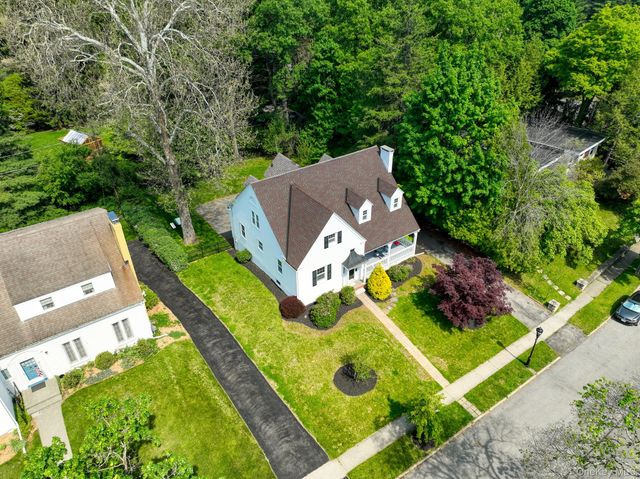 12 Gaskin Road, Poughkeepsie, NY 12601