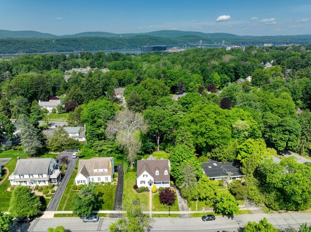 12 Gaskin Road, Poughkeepsie, NY 12601