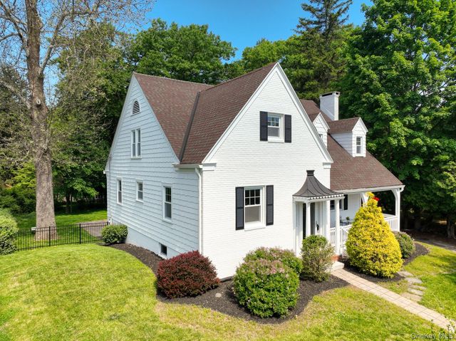 12 Gaskin Road, Poughkeepsie, NY 12601