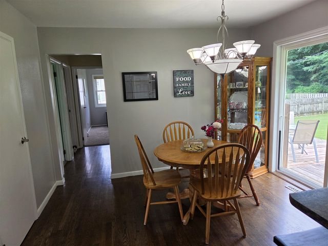 27853 Burmax Park, Dowagiac, MI 49047