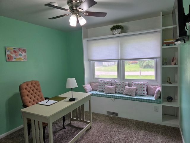 27853 Burmax Park, Dowagiac, MI 49047