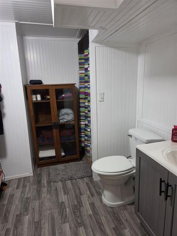 27853 Burmax Park, Dowagiac, MI 49047