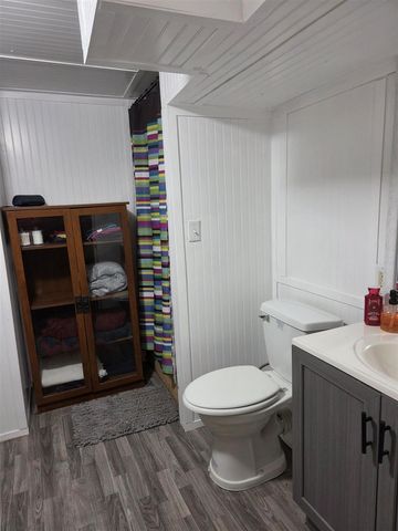 27853 Burmax Park, Dowagiac, MI 49047