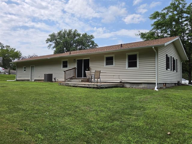27853 Burmax Park, Dowagiac, MI 49047