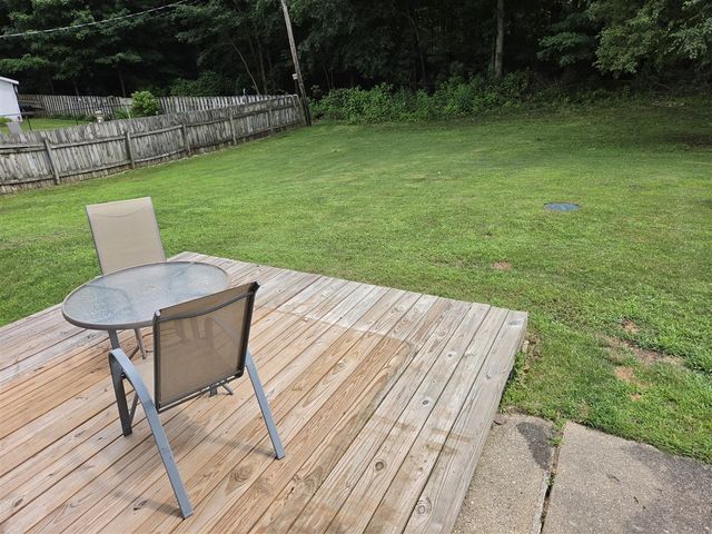27853 Burmax Park, Dowagiac, MI 49047